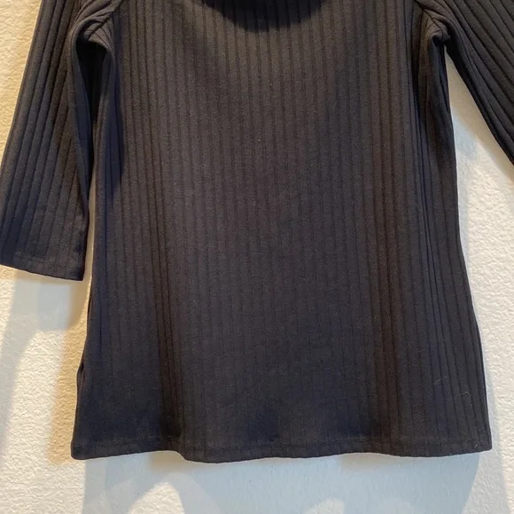 Ann Taylor- 3/4 Sleeve Black Ribbed Top (M) NWT - Picture 3 of 9